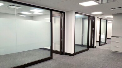 2000 Glades Rd, Boca Raton, FL to rent Interior Photo- Image 1 of 6