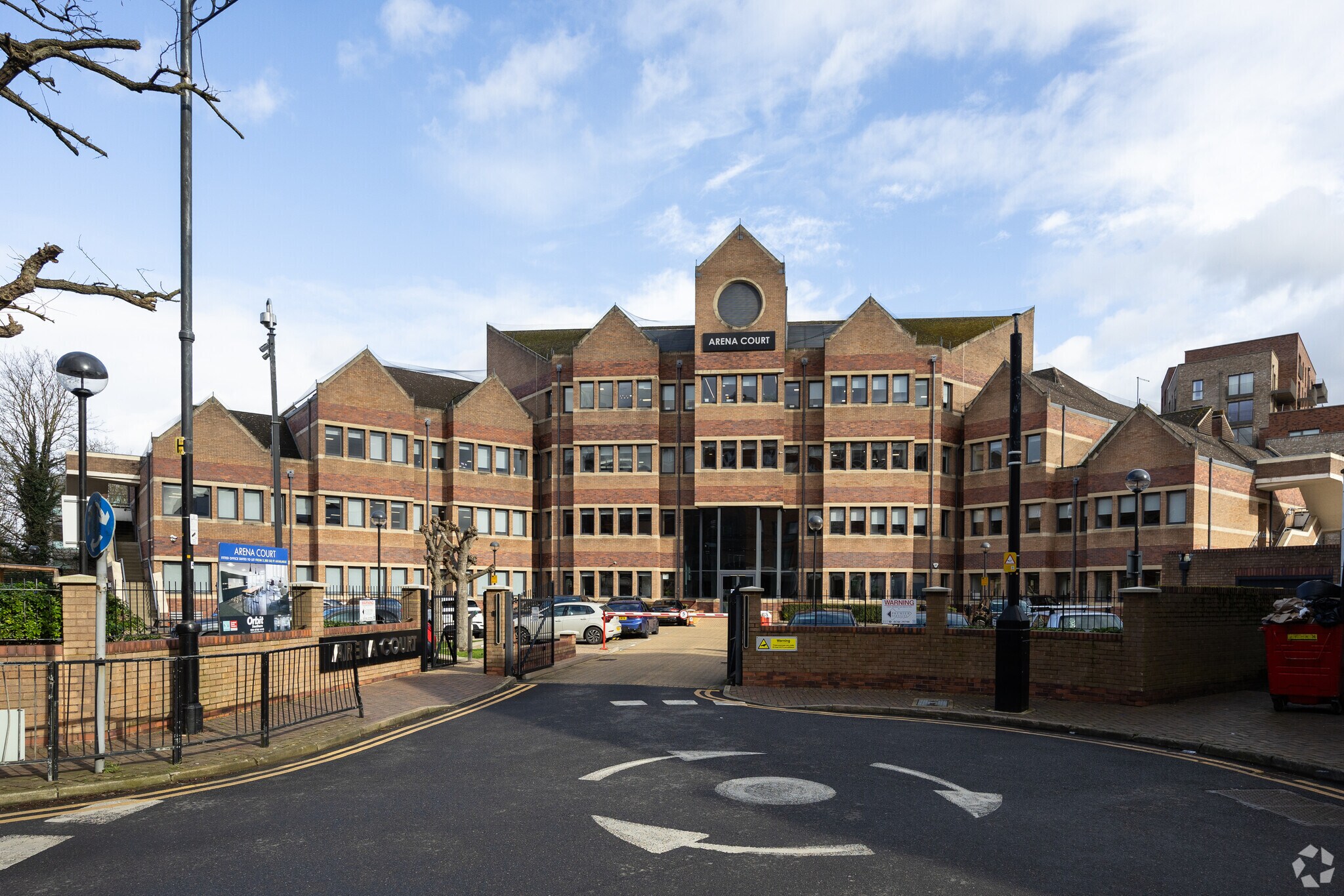 Crown Ln, Maidenhead for sale Primary Photo- Image 1 of 1