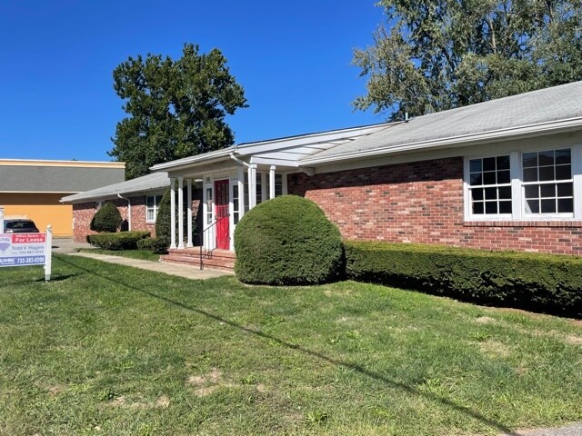 676 Amboy Ave, Woodbridge, NJ to rent Building Photo- Image 1 of 31