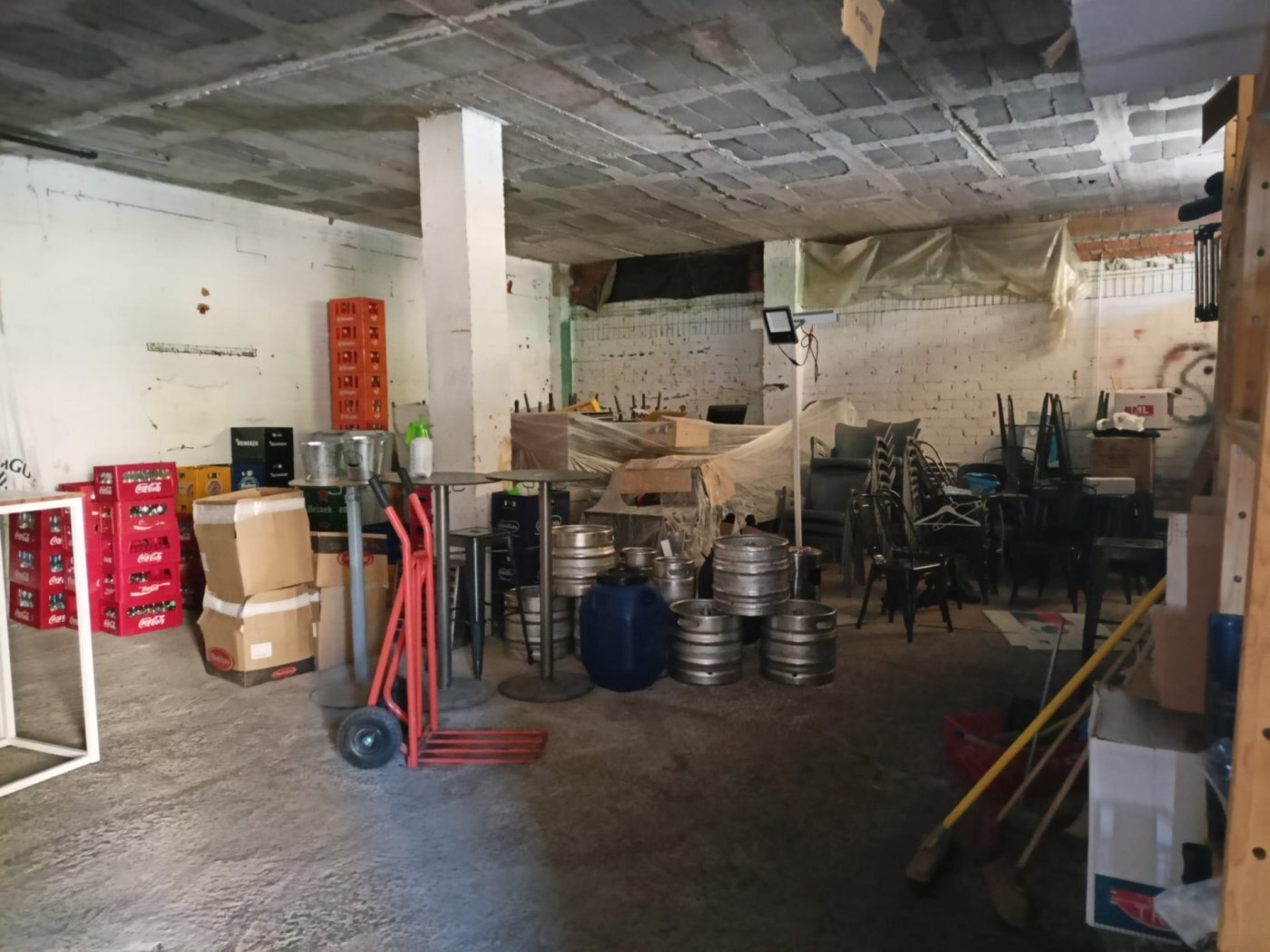 Retail in Cáceres, Cáceres to rent Building Photo- Image 1 of 2