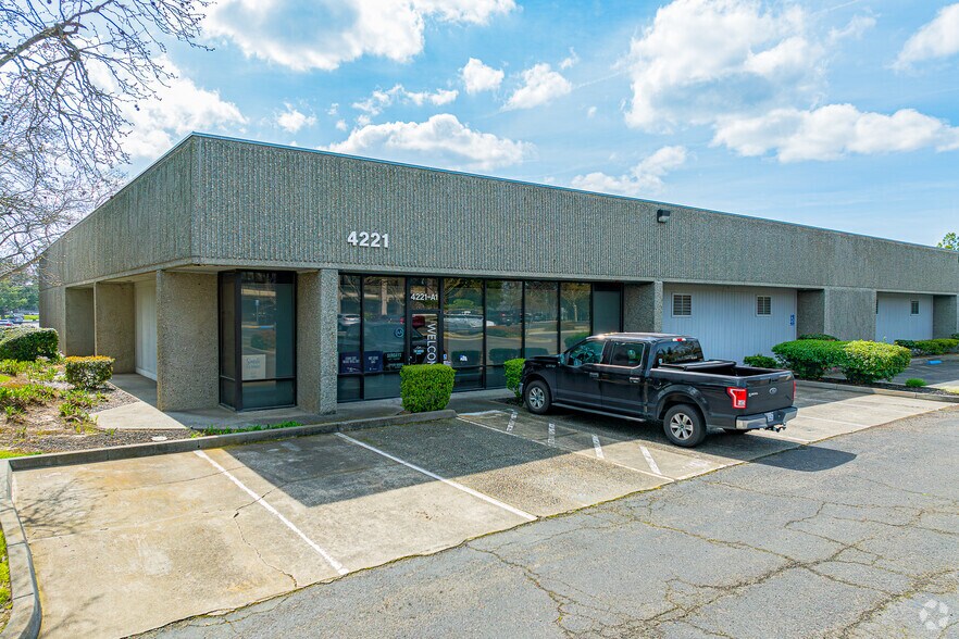 4221 N Freeway Blvd, Sacramento, CA for sale - Primary Photo - Image 1 of 1