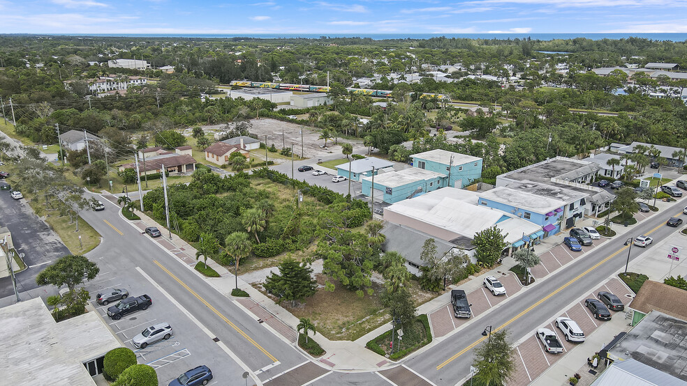 9025 SE Bridge Rd, Hobe Sound, FL for sale - Building Photo - Image 1 of 10