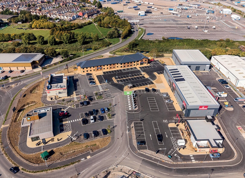 Freshfields Rd, Parkeston to rent - Aerial - Image 2 of 9