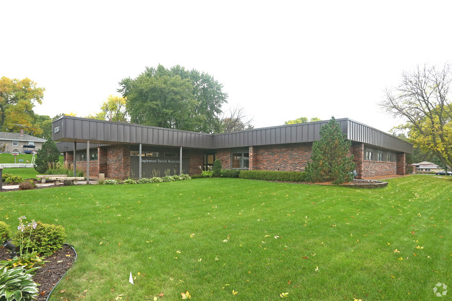 1736 Cope Ave E, Maplewood, MN for sale - Primary Photo - Image 1 of 1