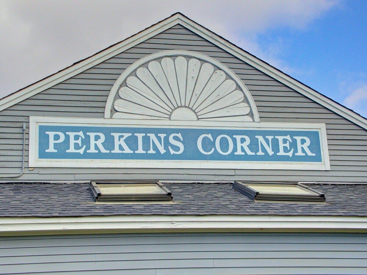 10 Higgins Hwy, Mansfield Center 06250 Perkins Corner Professional