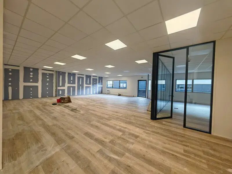 Vente Bureaux 167 m² - Photo 1