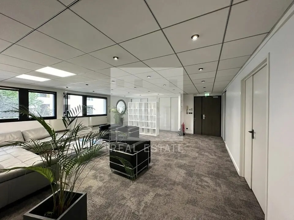 Vente Bureaux 313 m² - Photo 1