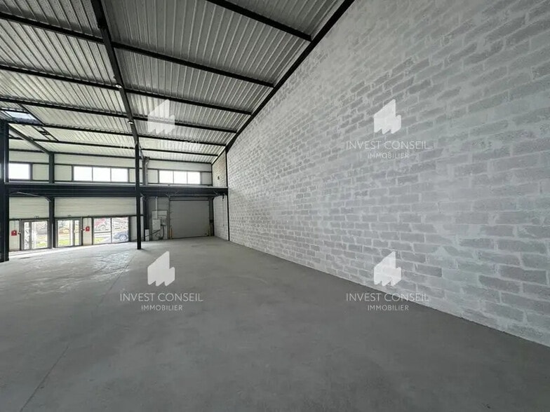 6 Les Grands Champs, Le Thillay to rent - Interior Photo - Image 2 of 7