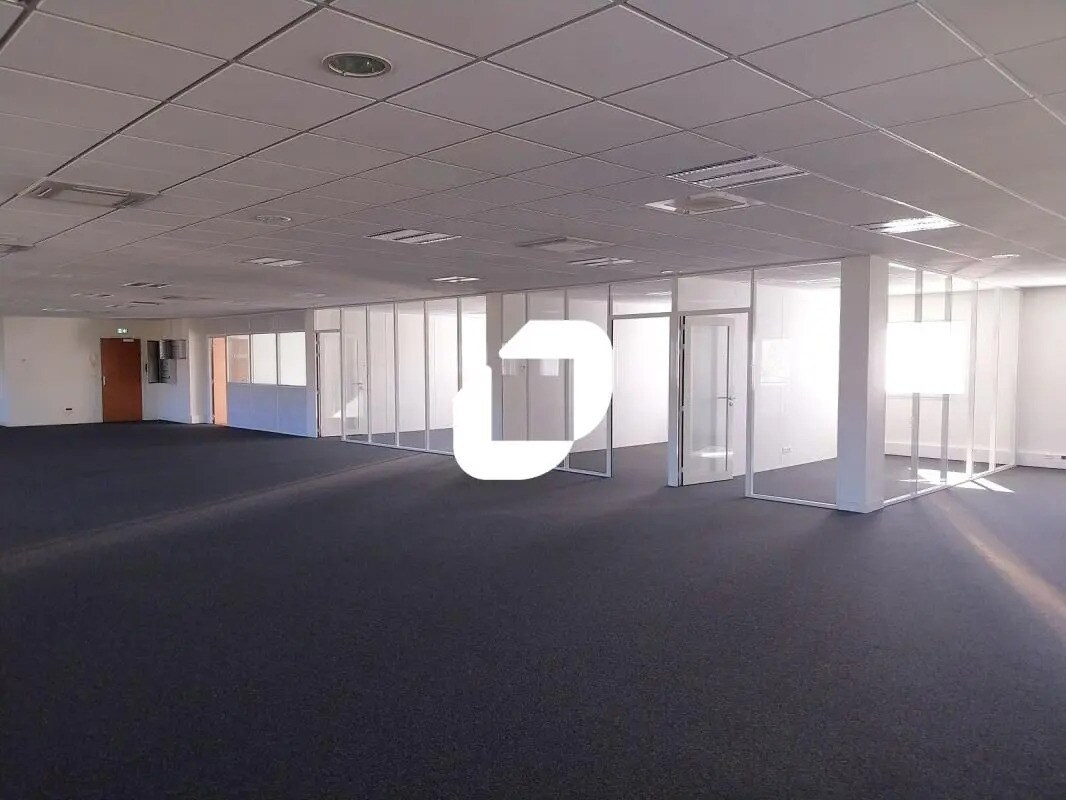 Office in Saint-Herblain to rent Interior Photo- Image 1 of 17