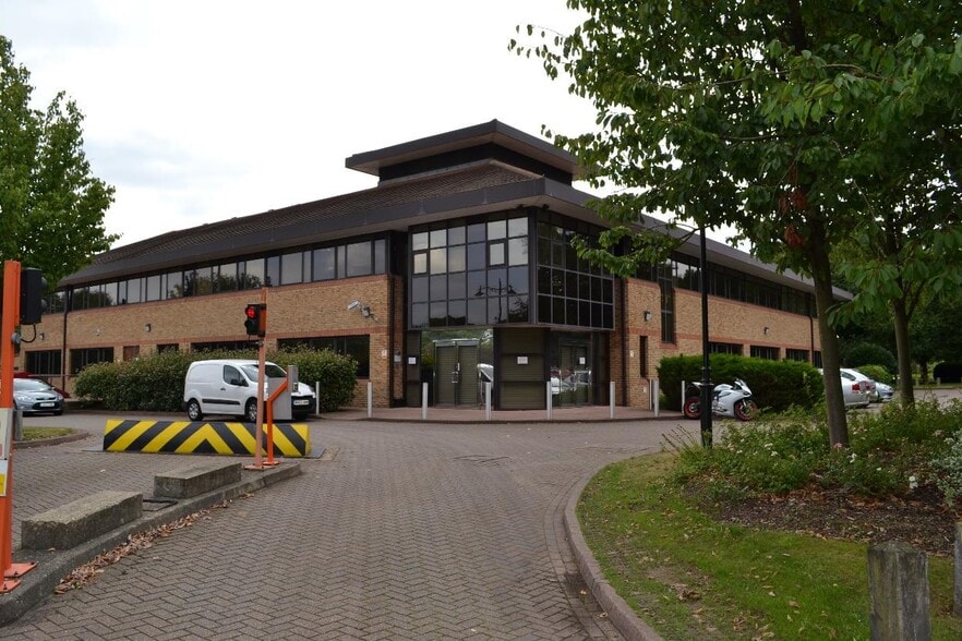 2 Abbey Wood Rd, West Malling for sale - Building Photo - Image 2 of 2