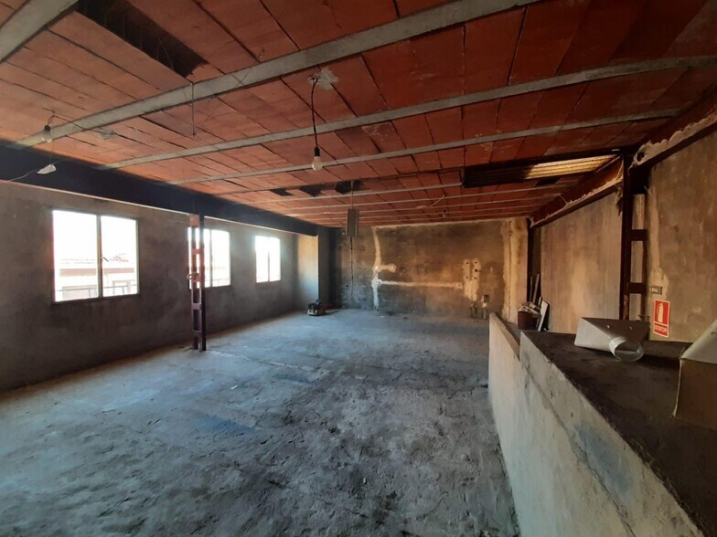 Retail in Cuéllar, Segovia to rent - Interior Photo - Image 3 of 10