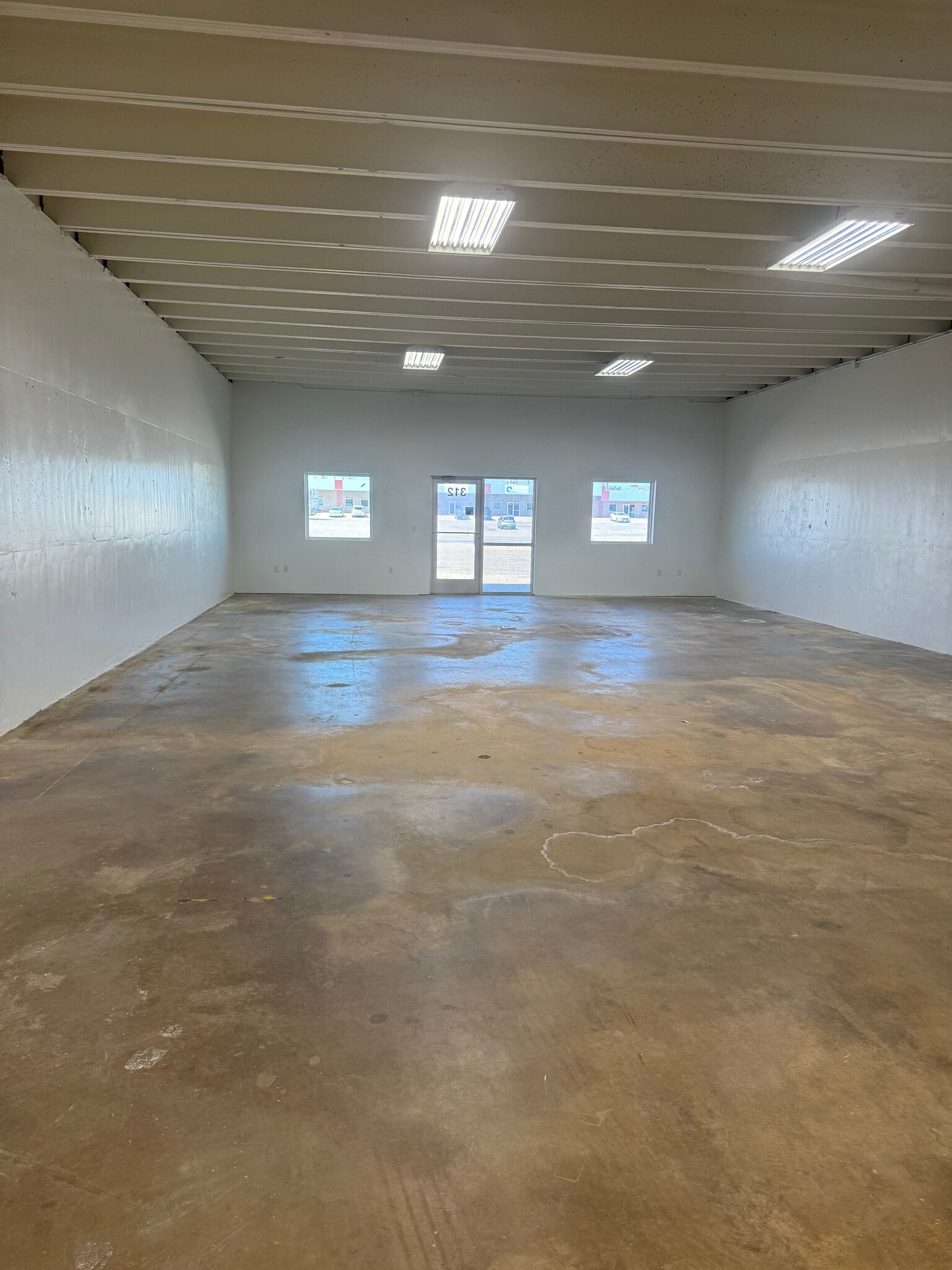 302-340 E 40th St, Lubbock, TX to rent Building Photo- Image 1 of 5