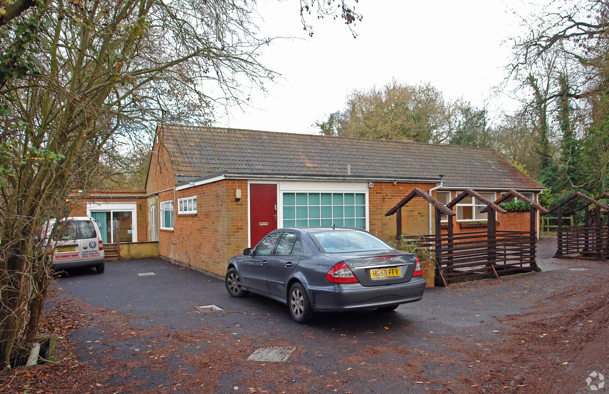 Bagshot Rd, Chobham for sale Primary Photo- Image 1 of 1