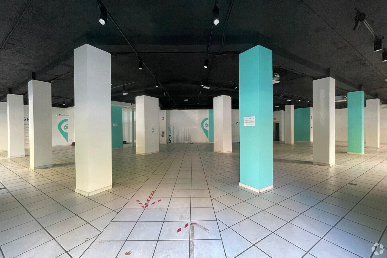 Madrid, MAD 28045 - Unit Puerta A, Esc. 1 -  - Interior Photo - Image 1 of 4