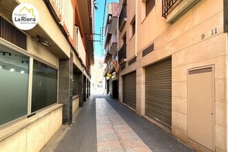 Retail in Arenys de Mar, Barcelona to rent Interior Photo- Image 1 of 2