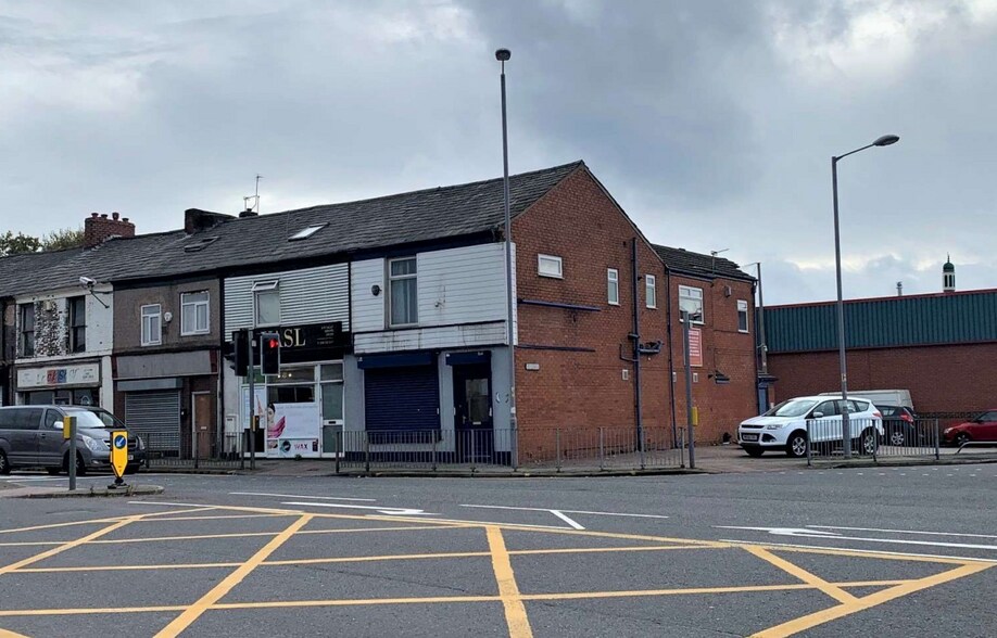 84 Rochdale Rd, Bury for sale - Primary Photo - Image 1 of 1