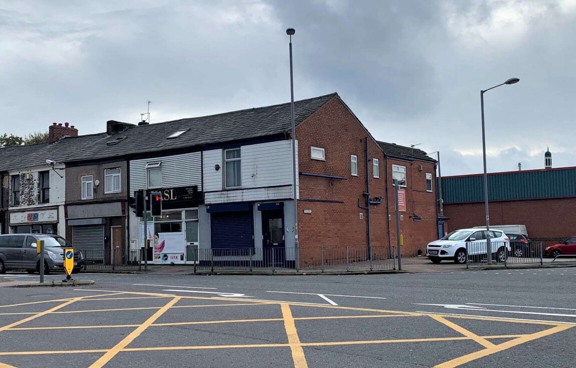 84 Rochdale Rd, Bury for sale Primary Photo- Image 1 of 1