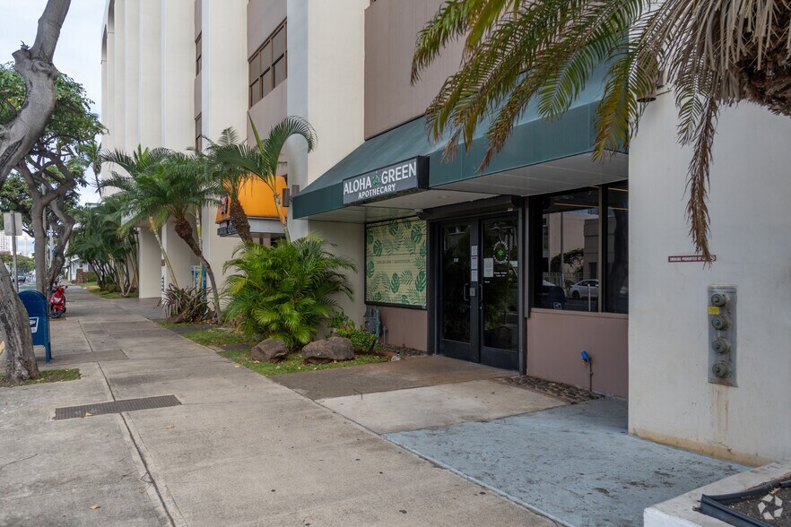 1314 S King St, Honolulu, HI for rent - Building Photo - Image 3 of 7