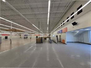 4208 E Blue Grass Rd, Mount Pleasant, MI to rent Interior Photo- Image 2 of 3