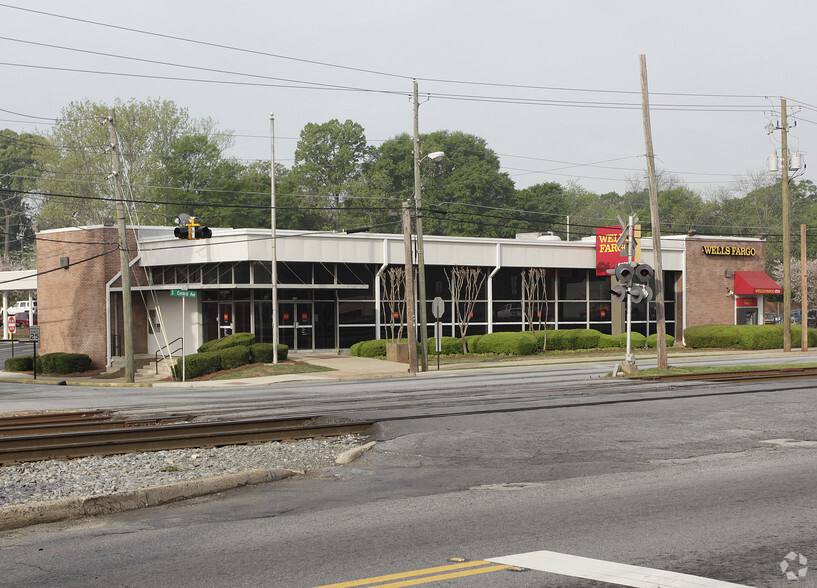 590 S Central Ave, Hapeville, GA for rent - Building Photo - Image 1 of 9