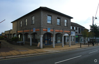 Fore St, Saltash for rent Primary Photo- Image 1 of 7