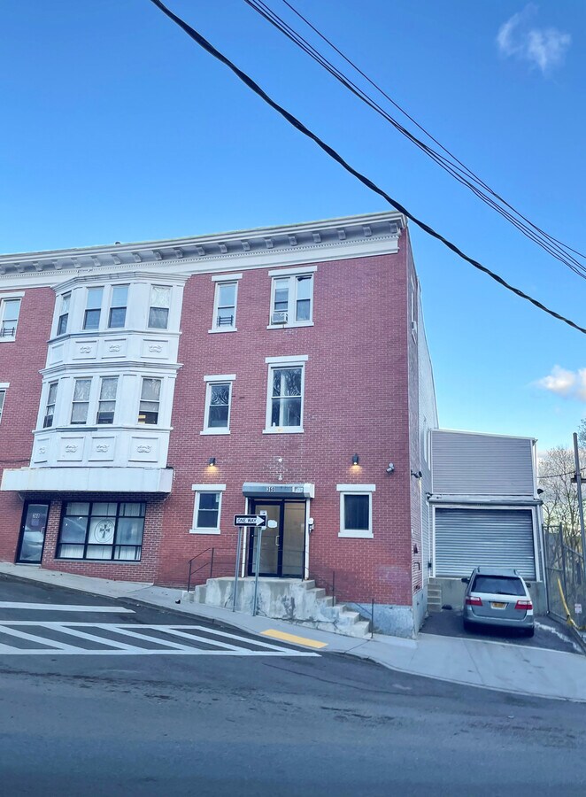 360 Ashburton Ave, Yonkers 10701 UK