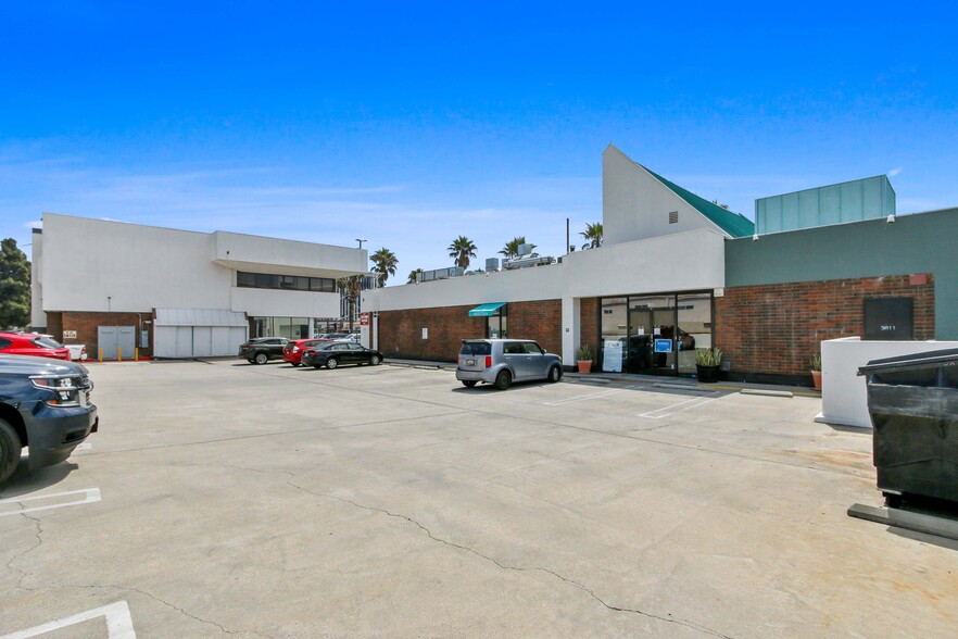 Wilshire Blvd, Santa Monica, CA for rent - Building Photo - Image 2 of 6