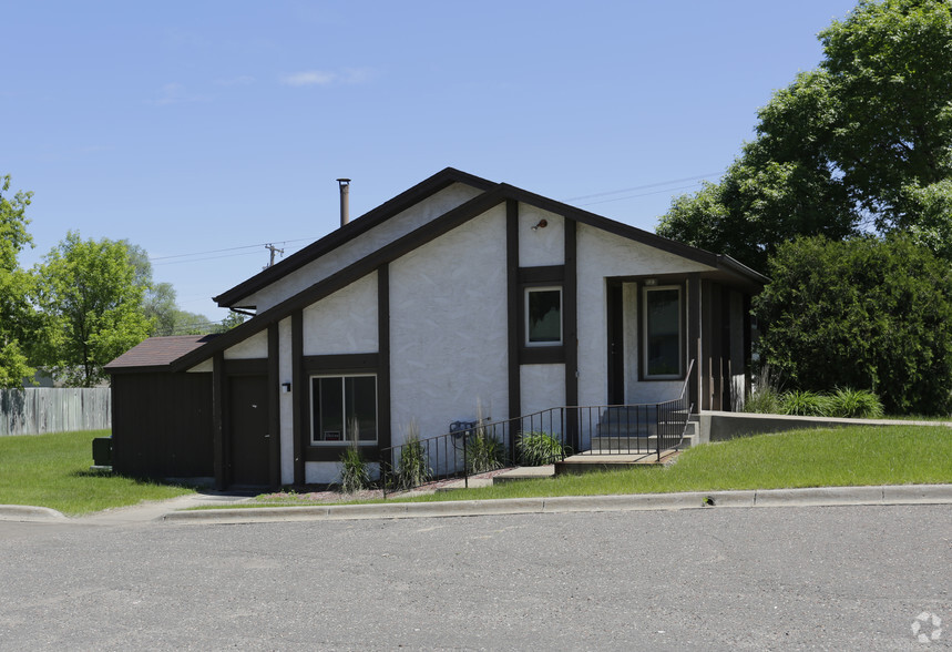 1299 NE Mississippi St, Fridley, MN for rent - Building Photo - Image 2 of 5