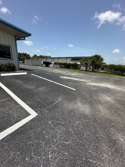 23330 Harborview Rd, Port Charlotte, FL for sale - Building Photo - Image 2 of 63