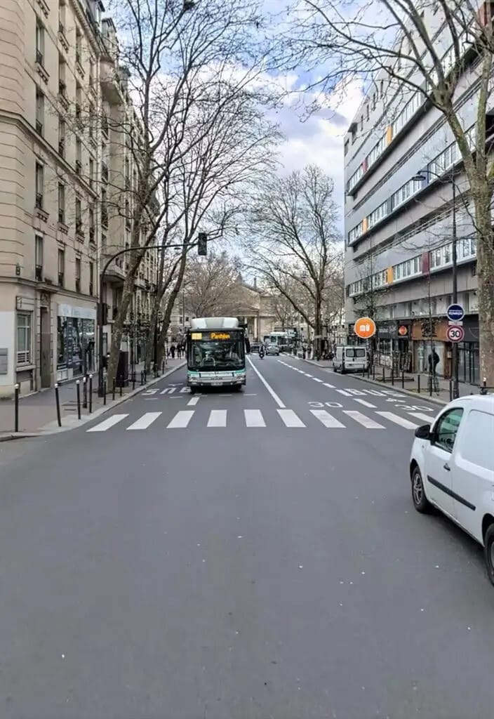 Location Commerce 185 m² - Photo 1