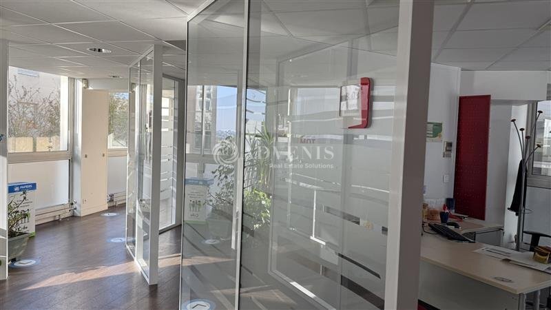 11 Promenade Du Belvédère, Torcy for sale - Interior Photo - Image 1 of 6