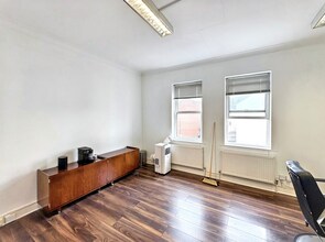 35 Carlton Cres, Southampton to rent Interior Photo- Image 2 of 3