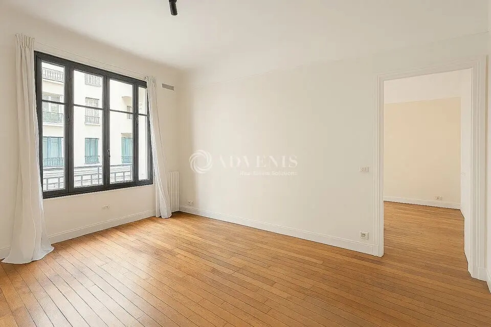 Office in Boulogne-Billancourt to rent Building Photo- Image 1 of 7