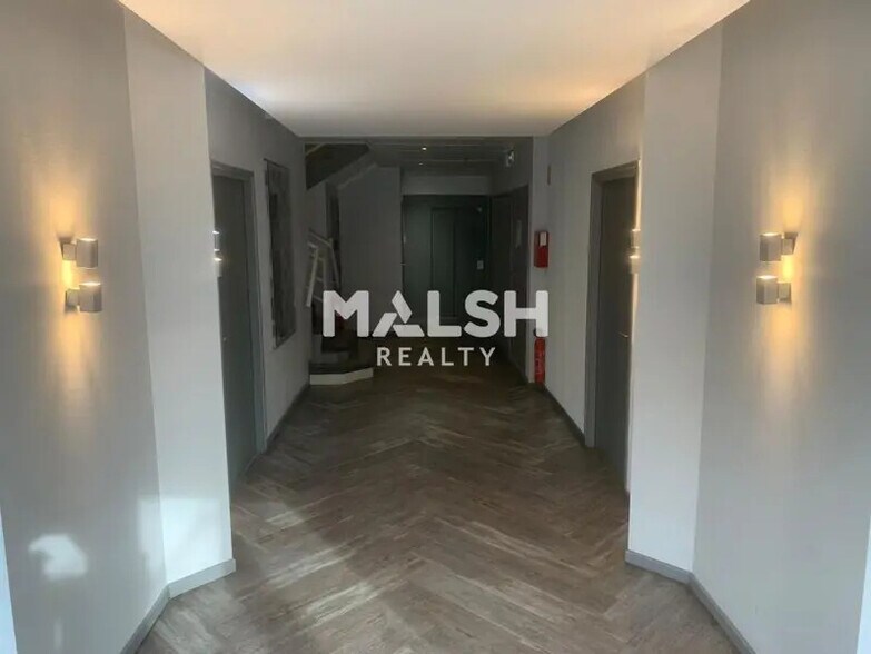 Office in Lyon to rent - Lobby - Image 3 of 13