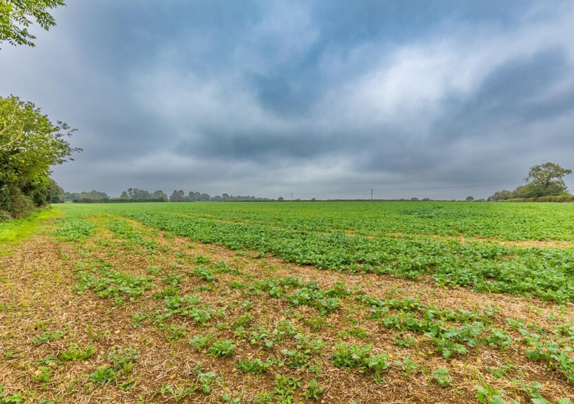 W Haterop Rd, Fairford for sale - Building Photo - Image 1 of 1