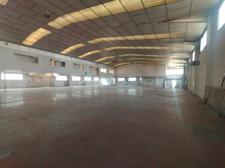 Industrial in Crevillent, Alicante for sale - Building Photo - Image 2 of 22