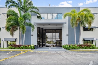4500 N State Road 7, Lauderdale Lakes 33319 - Headway Office Park | LoopNet  UK