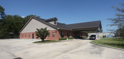 1919 N Foster Dr, Baton Rouge, LA for sale Primary Photo- Image 1 of 1