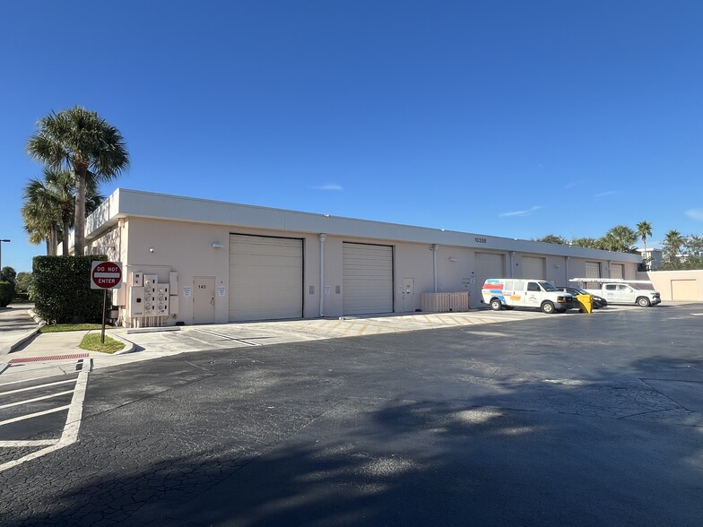 10358 Riverside Dr, Palm Beach Gardens, FL for rent - Building Photo - Image 2 of 15