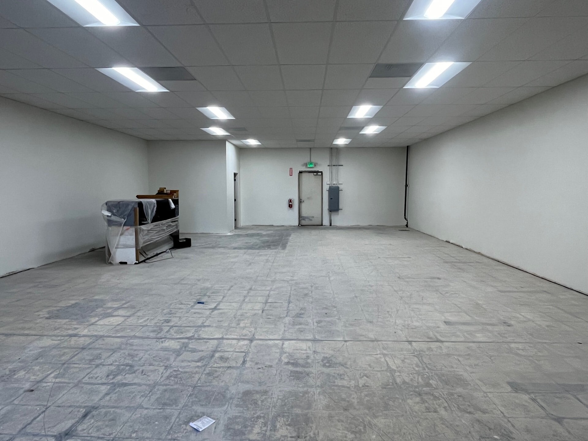 27538 Sierra Hwy, Santa Clarita, CA to rent Building Photo- Image 1 of 2