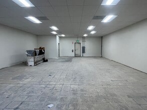 27538 Sierra Hwy, Santa Clarita, CA to rent Building Photo- Image 1 of 2