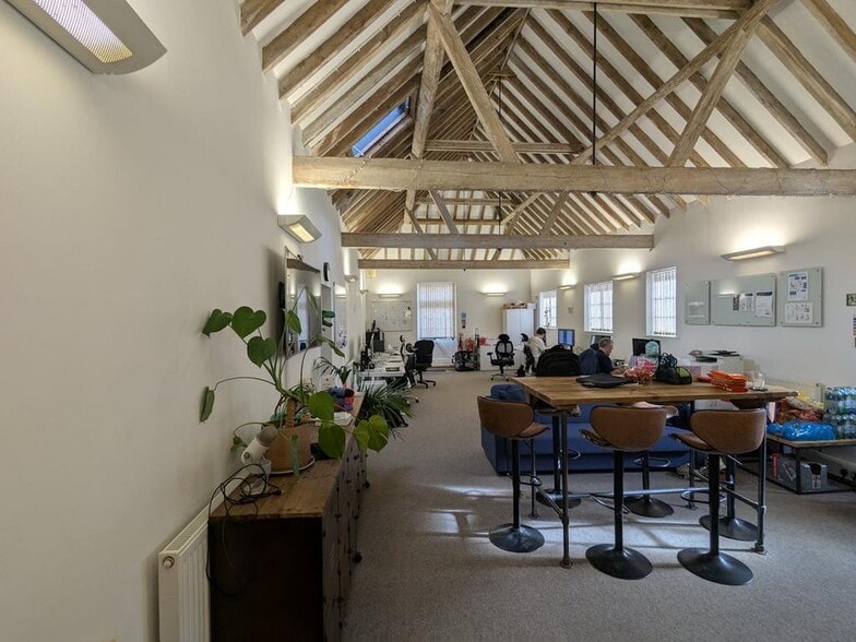 Puttenham, Seale to rent - Building Photo - Image 3 of 14