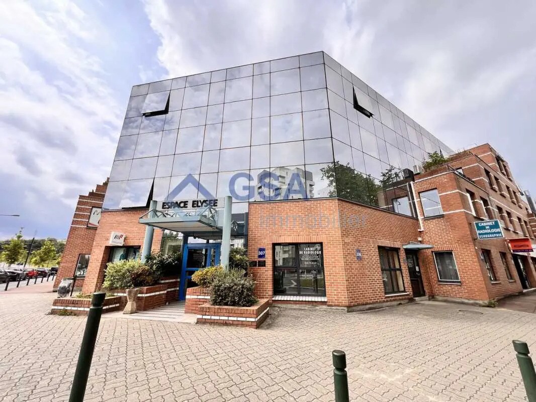 Office in Évry-Courcouronnes to rent Building Photo- Image 1 of 9