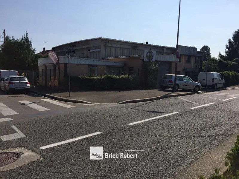 13 Rue Du Canal, Villeurbanne to rent Building Photo- Image 1 of 4
