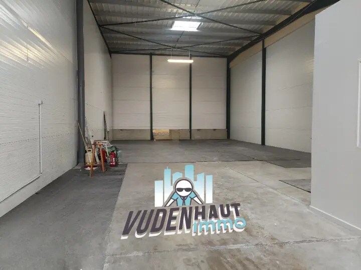Location Entrepôt 510 m² - Photo 1