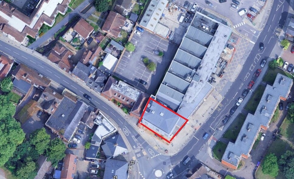 Queen St, Hitchin to rent - Aerial - Image 3 of 3