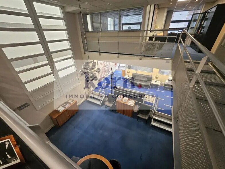 Office in Suresnes to rent - Interior Photo - Image 1 of 9