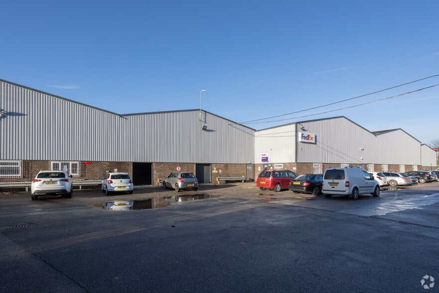 Brookhouse Rd, Newcastle Under Lyme to rent - Building Photo - Image 2 of 4