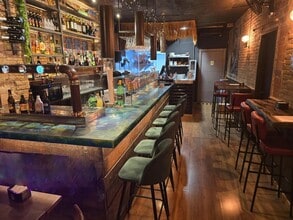 Retail in Barcelona, Barcelona to rent Interior Photo- Image 2 of 12