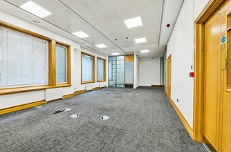 15-17 Throgmorton Av, London to rent Interior Photo- Image 2 of 5